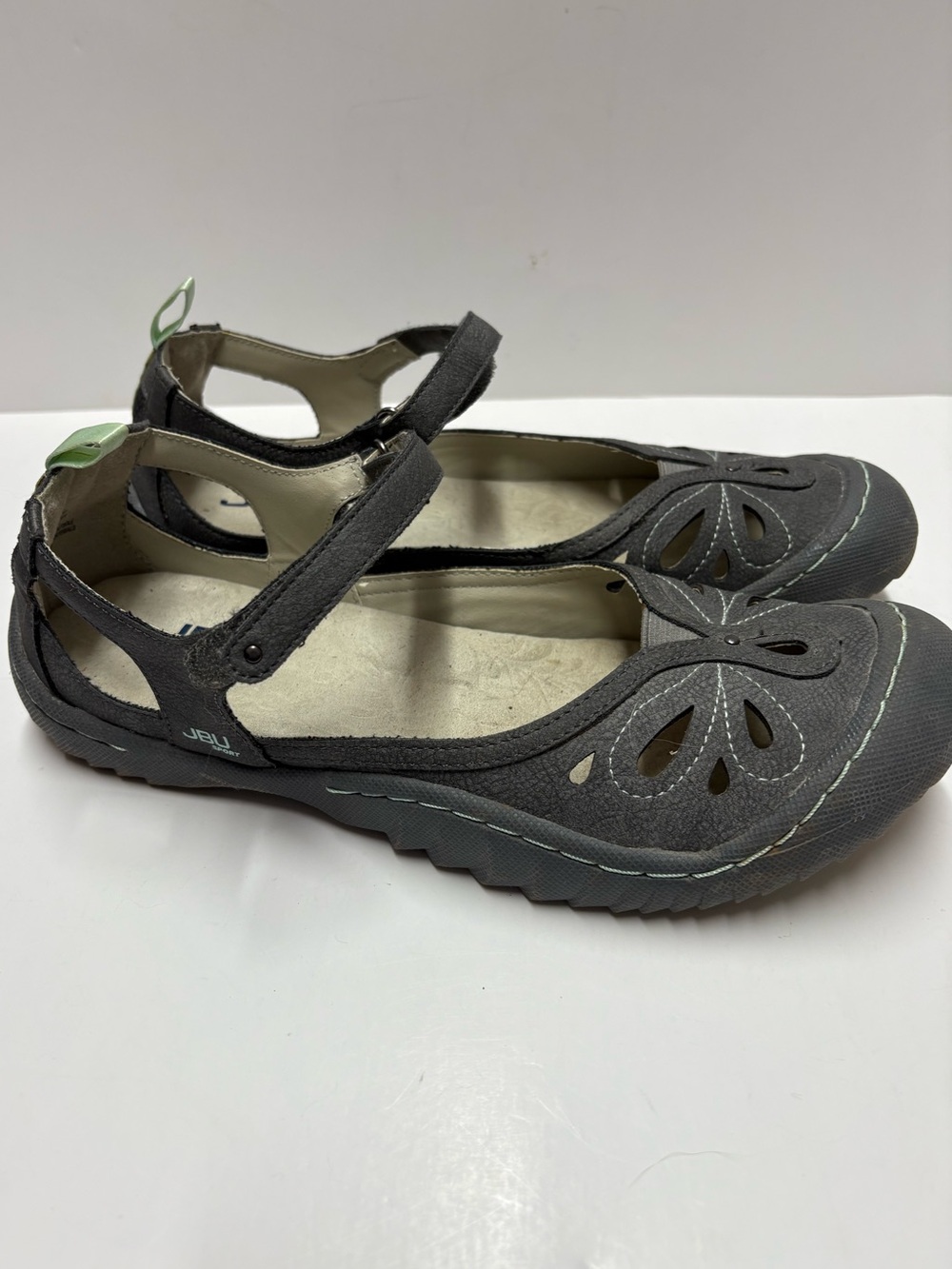 Jambu JBU Sport Gray Meadow Mary Jane Flower Cut Out Shoes Sz 8.5